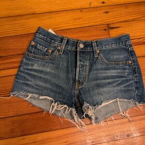 Levis 501 cut off shorts
